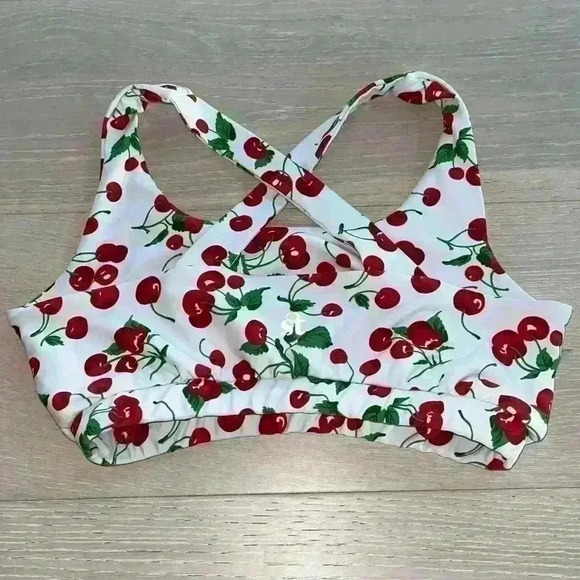 Strut This Kinzie red white sports Bra 🍒 sz small - Picture 5 of 13